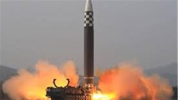 اليمن.. صاروخ حوثي بالستي باتجاه البحر
