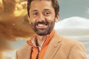 كريم عبد العزيز برسالة غامضة عن المتطفلين على حياته الشخصية