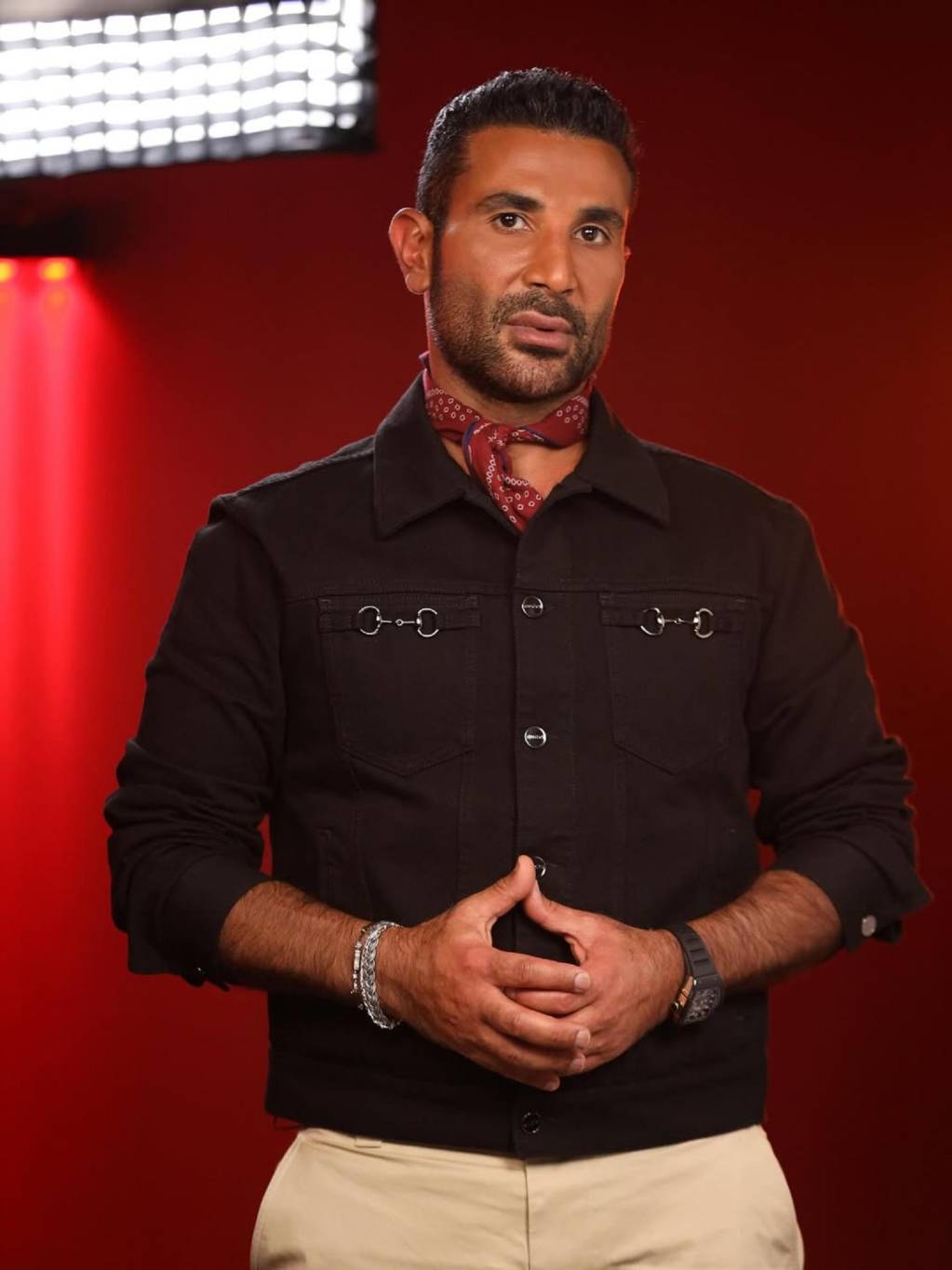 أحمد سعد يوجّه نصيحة لجمهوره ويكشف تفاصيل إصابته