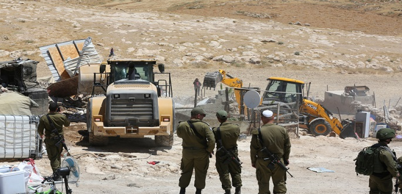 جرافات الاحتلال تهدم مساكن فى بلدة عناتا شرق القدس المحتلة
