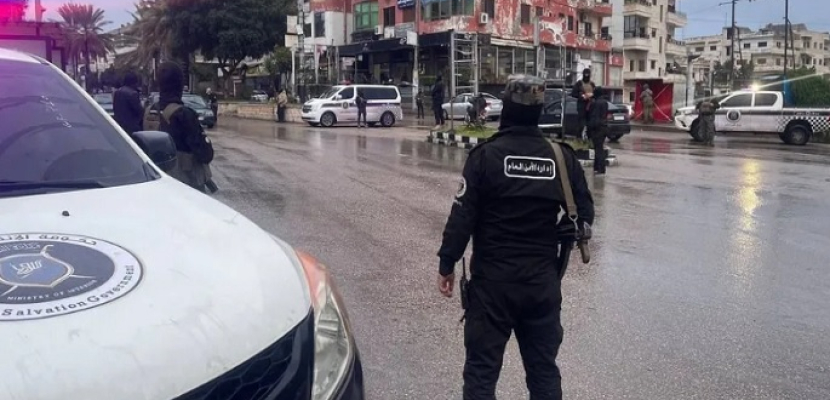 اشتباكات بين الأمن السورى ومسلحين فى اللاذقية .. وتمديد حظر التجوال فى حمص