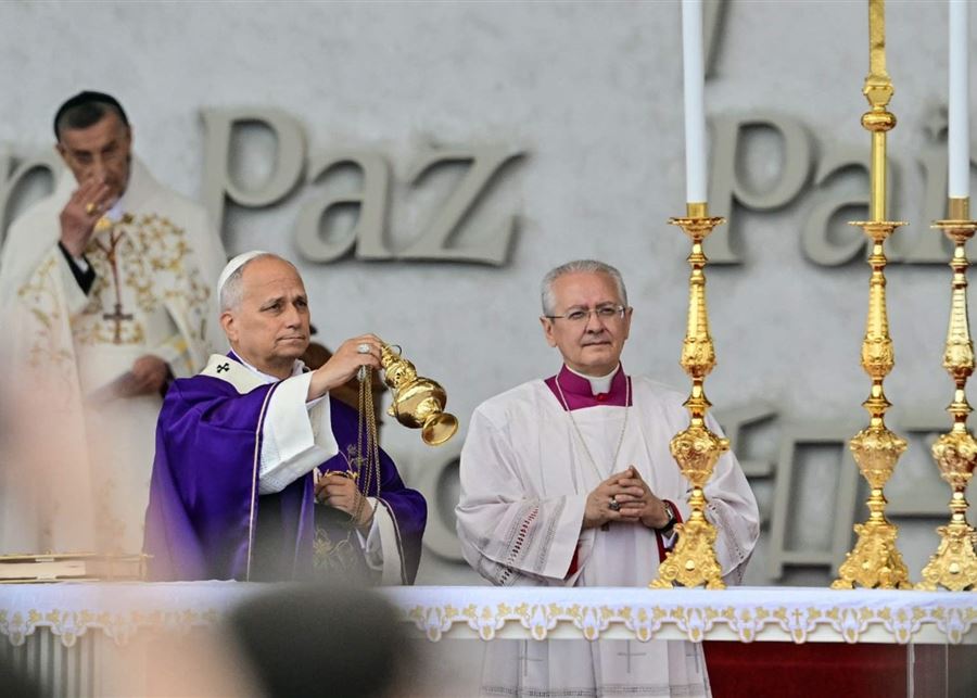 البابا يصلي للبنان في الواجهة البحرية