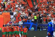 منتخب المغرب يفوز على جزر القمر ٣-١ فى أولى مبارياتهما بكأس العرب