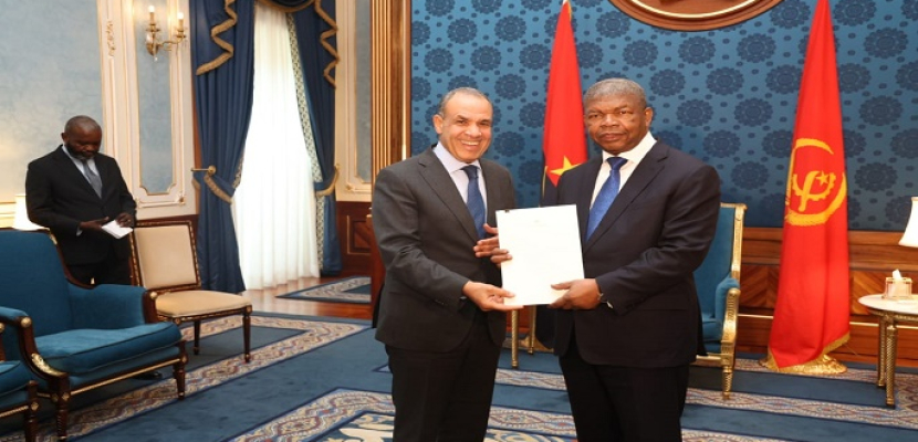 وزير الخارجية يسلم رسالة خطية من الرئيس السيسى للرئيس الأنجولى