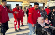 الهلال الأحمر يستقبل المرضى والجرحى الفلسطينيين ويقدم “حقيبة العودة” للمغادرين