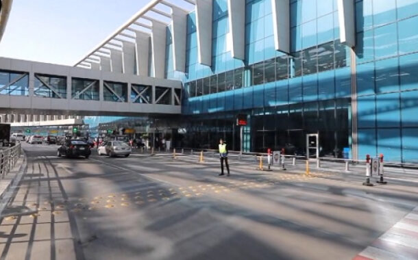 وزير الطيران المدنى يوجه برفع درجة الاستعداد القصوى بمطار القاهرة الدولى وجميع المطارات