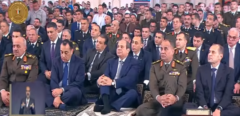 الرئيس السيسى يؤدى صلاة عيد الفطر المبارك بمسجد الفتاح العليم بالعاصمة الجديدة