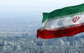 وكالة “تسنيم” الإيرانية: مسيرات الجيش الإيرانى تدك أهدافا مهمة لأمريكا و إسرائيل خلال الساعات الماضية