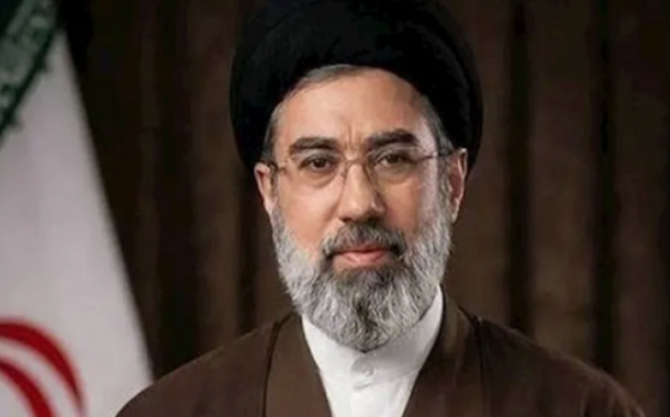 عقب اختيار مجتبى خامنئى خلفا لوالده .. البرلمان الإيرانى يؤكد دعمه للمرشد الجديد