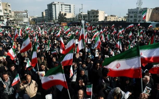 تآكل قاعدة الموالين يهدد الزعيم الإيراني القادم وبقاء الجمهورية الإسلامية