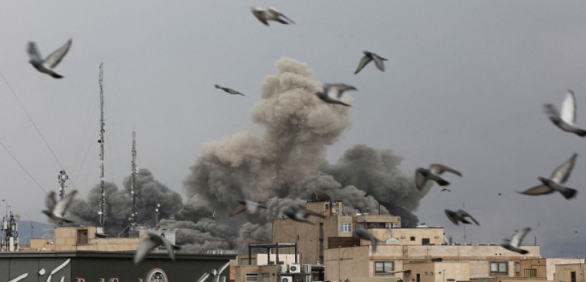 إسرائيل تقصف ديوان الرئاسة الإيرانى ومقر مجلس الخبراء .. وارتفاع ضحايا الغارات إلى 787 قتيلًا