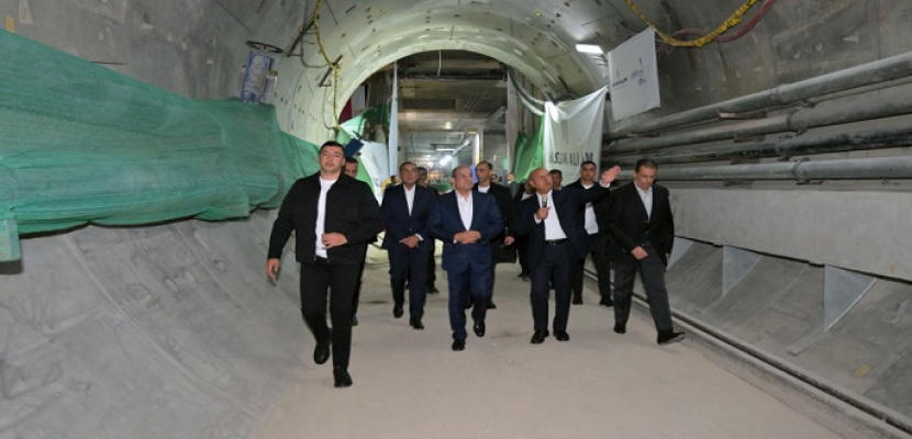 الرئيس السيسى يقوم بجولة تفقدية للأعمال الإنشائية لمشروع محطة الأهرامات فى إطار المرحلة الأولى من الخط الرابع لمترو الأنفاق