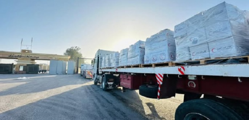 قافلة زاد العزة الـ 185 تدخل قطاع غزة عبر معبر رفح حاملة أطنانًا من المساعدات الإنسانية