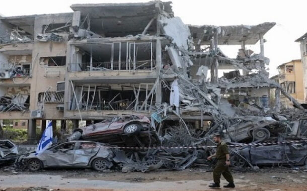 انفجارات تهز وسط إسرائيل وتضرر مبان فى بتاح تكفا وبنى براك