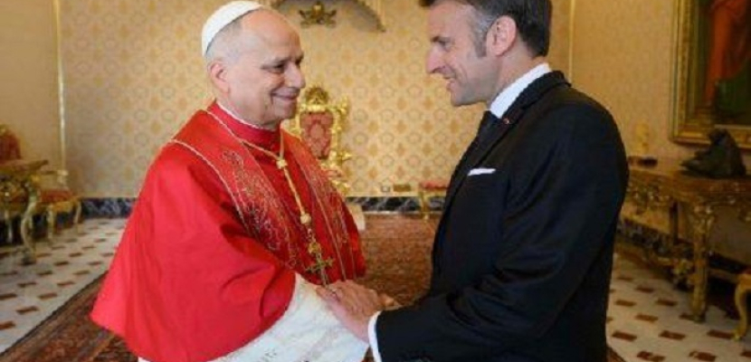 الرئيس الفرنسى يلتقى بابا الفاتيكان وأزمة الشرق الأوسط تتصدر المناقشات