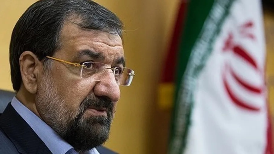 مستشار خامنئي يهدد بإغراق سفن أميركية في مضيق هرمز