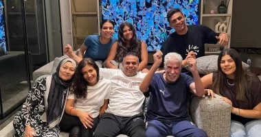حسن شحاتة وأسرته يحتفلون بتتويج الزمالك بلقب الدوري الـ15