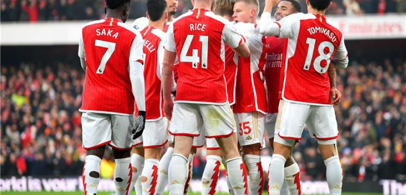 أرسنال يواجه بيرنلى وينتظر هدية بورنموث للتتويج بلقب الدورى الإنجليزى