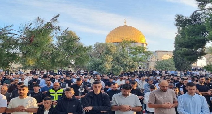 140 ألف مصلٍ يؤدون صلاة عيد الأضحى بالمسجد الأقصى