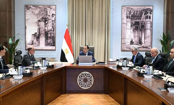 رئيس الوزراء يبحث مقترح إنشاء مركز توزيع لوجيستى عالمى بـ “اقتصادية قناة السويس