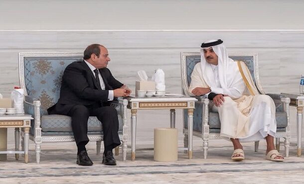 الرئيس السيسى يلتقى الشيخ تميم بن حمد آل ثانى لتقديم واجب العزاء