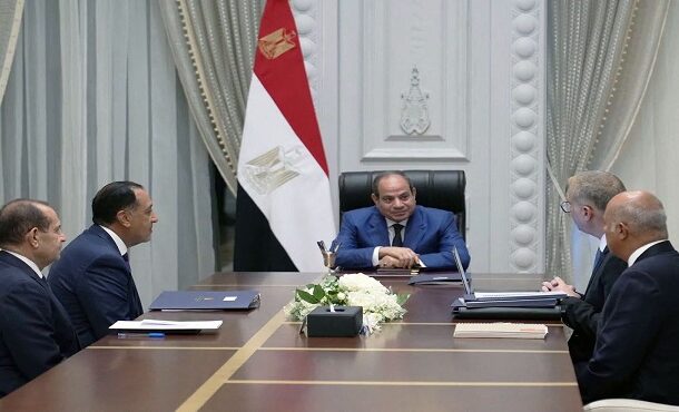 الرئيس السيسى يتابع توافر الاحتياطى الاستراتيجي من المُنتجات البترولية والخطة المستقبلية لتوفير هذه المنتجات