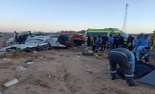انقلاب اتوبيس على طريق دهب نوبيع بمصر