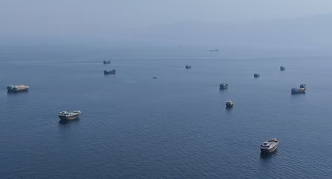 إيران تعلن استعدادها لفتح مضيق هرمز إذا خففت أمريكا الضغط العسكري ورفعت الحصار
