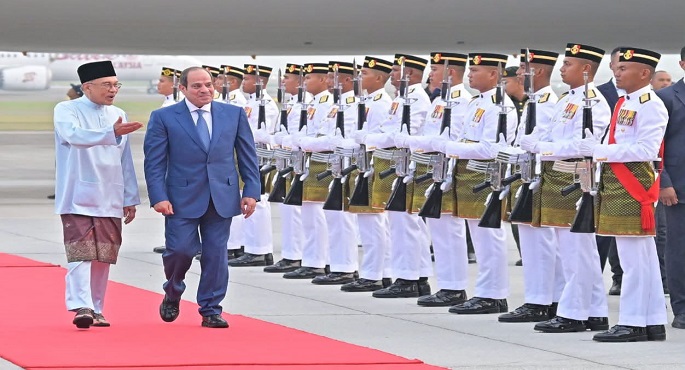 الرئيس السيسى يصل  إلى كوالالمبور فى مستهل زيارته إلى ماليزيا