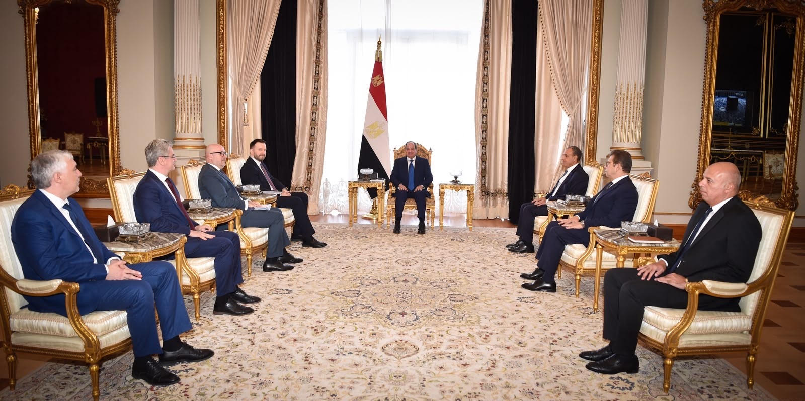 الرئيس السيسي يستقبل السيد أوريشكين نائب مدير رئاسة روسيا الاتحادية