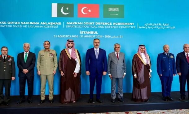 وزير الدفاع السعودى ورئيس الاستخبارات التركى وقائد الجيش الباكستانى يلتقون الرئيس الإيرانى